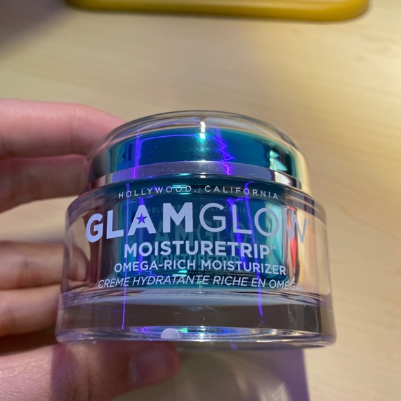 GLAMGLOW Omega-Rich Face Moisturizer - Picture 4 of 4